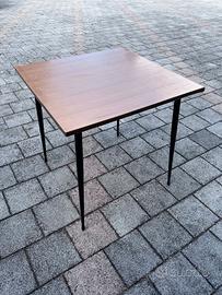 6 Tavoli Formica: 4 Quadrati + 2 Rettangolari
