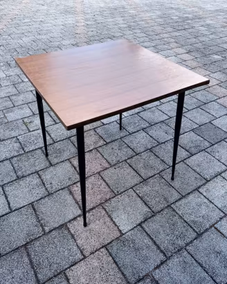 6 Tavoli Formica: 4 Quadrati + 2 Rettangolari