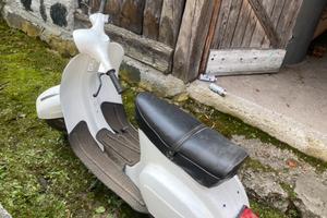 Vespa 50 r