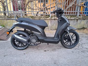 Kl B-Tre 125 SCOOTER