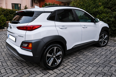 Hyundai Kona, benzina, come nuova!
