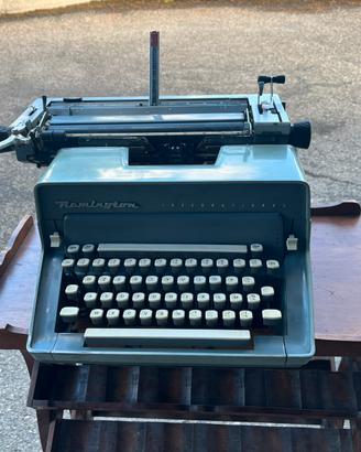 Macchina da scrivere Remington International