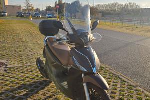 Kymco People S 125 – 2019 – 19.000 km – parabrezza