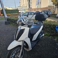 Piaggio Carnaby 300
