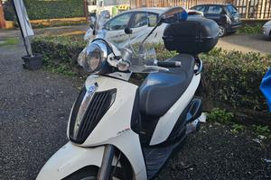 Piaggio Carnaby 300