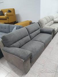 Divano 3 posti tessuto con fantasia nuovo