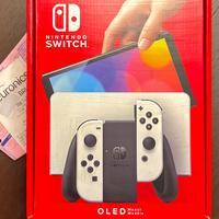 🎮 Nintendo Switch OLED – Completa di scatola