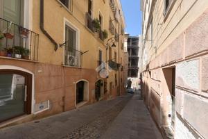 MONOLOCALE A CAGLIARI
