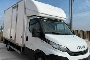 Cassonato con pedana 750kg euro6