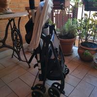 Passeggino Chicco leggero e richiudibile