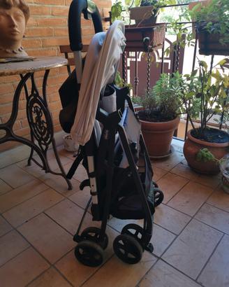 Passeggino Chicco leggero e richiudibile