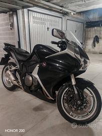 VFR 1200 F 