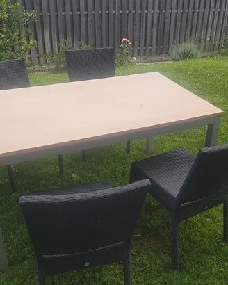 Tavolo allungabile + 4 sedie in rattan
