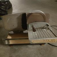 affettatrice compatta funzionante 