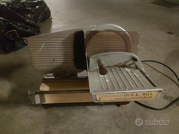 affettatrice compatta funzionante 