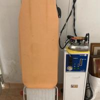 TAVOLO E FERRO DA STIRO CON CALDAIA