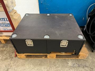 Cassettone per fuoristrada o van