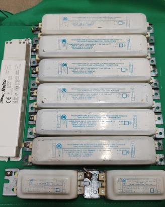 Lotto 9 Trasformatori Elettromeccanici 12V (NTP / 