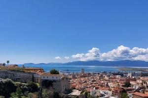 Cagliari privato vende rifinito bivano