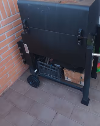 Barbecue con copertura 