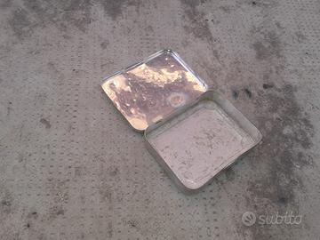Scatola metallo porta-tabacco vintage