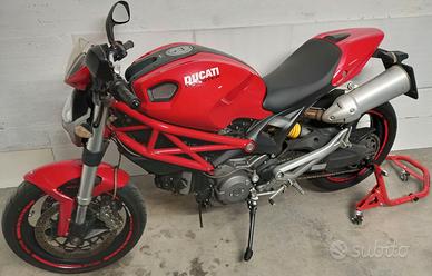 Ducati Monster 696 Plus
