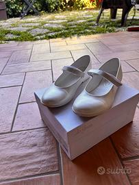 Scarpe ballerine di pelle bianca