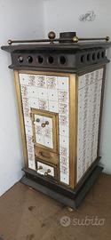 Stufa a legna in maiolica