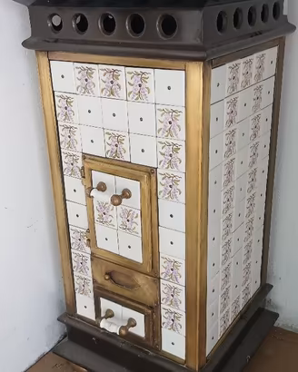 Stufa a legna in maiolica