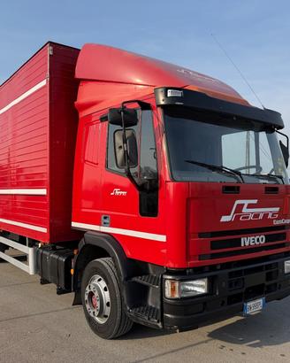 Iveco Eurocargo 120e23 box + sponda con living