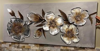 Quadro dipinto su tela con fiori metallici