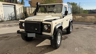 Land Rover Defender td4  puma autovettura 4 posti