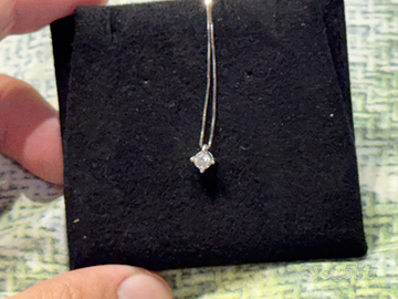 Collana in oro 750 con diamante