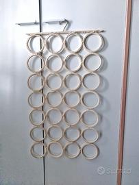 Pratico organizer Ikea da armadio con gancio