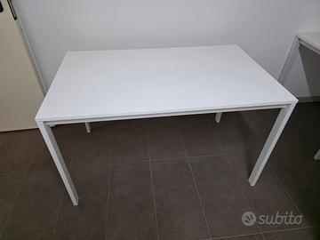 Tavolo bianco