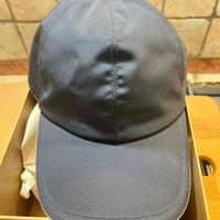 Cappello con visiera La Capitala