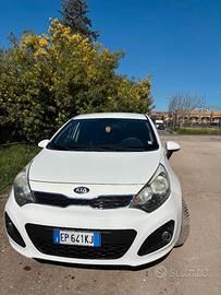 Autovettura Kia Rio 1.1 Diesel berlina