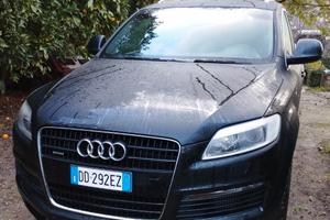 Audi Q7 3.0 TDI 7 POSTI.