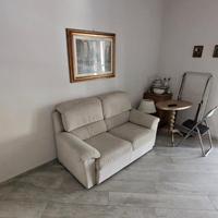 Coppia divani beige confortevoli