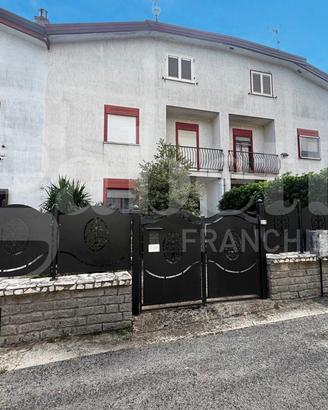 Villa a schiera Dragoni [Cod. rif 3340200VRG]