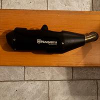 Scarico Husqvarna svartpilen 401