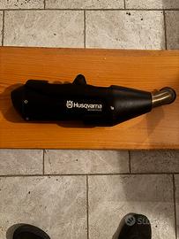 Scarico Husqvarna svartpilen 401
