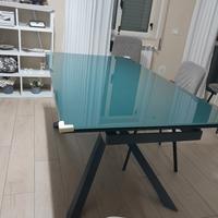 Tavolo in vetro temperato