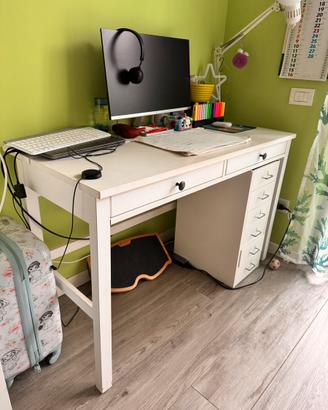 Scrivania con 2 cassetti emnes ikea