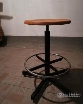 sgabello stile industeiale