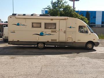 MOTORHOME SUPER PERSONALIZZATO