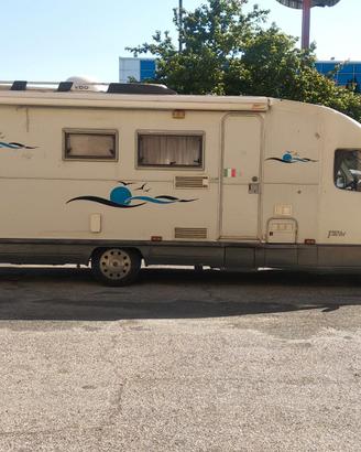 MOTORHOME SUPER PERSONALIZZATO
