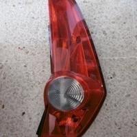 Stop posteriore opel agila b 2008