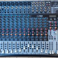 Mixer Behringer XENIX QX2222 USB come nuovo.