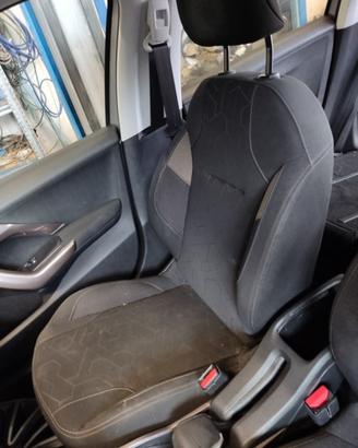 Sedile anteriore dx PEUGEOT 2008 del 2014